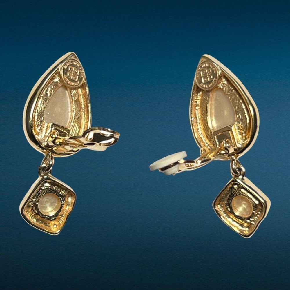 Givenchy Earrings Faux Pearl With Dangle Gold Tone Setting Clip On Vintage - Picture 4 of 6